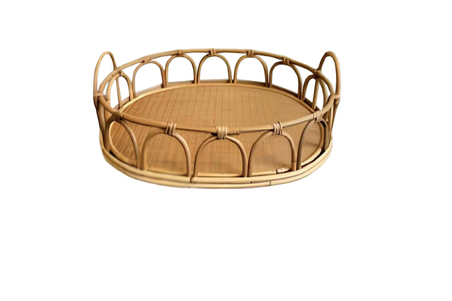 Bandeja decorativa redonda de ratán.