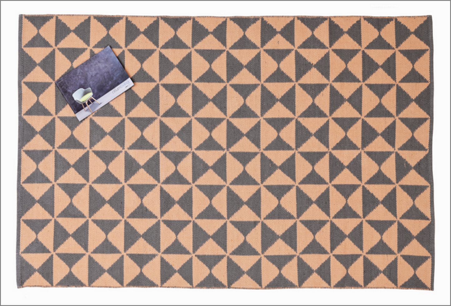 Alfombra de Hilo PET – Reciclada y Resistente