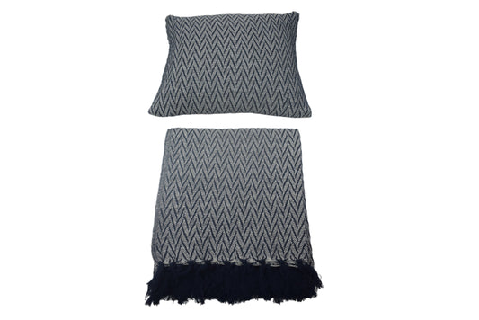 Conjunto de manta y 2 cojines de algodón tejidos a mano. 