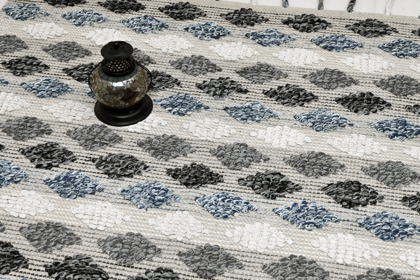 Alfombra de Algodón con Patrón de Diamante – Borde y Flecos