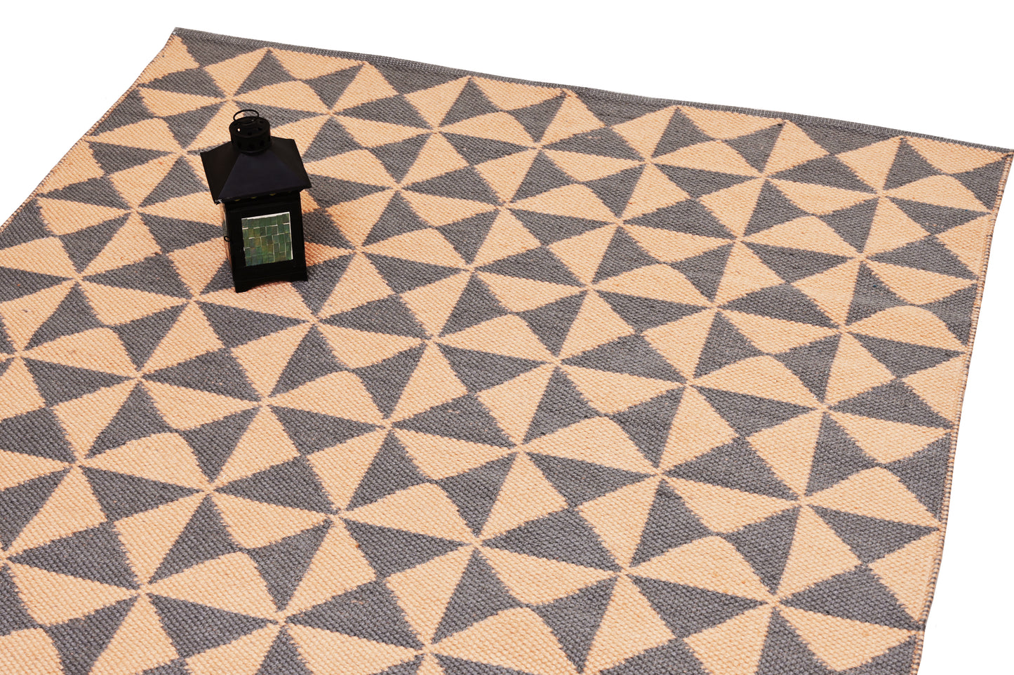 Alfombra de Hilo PET – Reciclada y Resistente