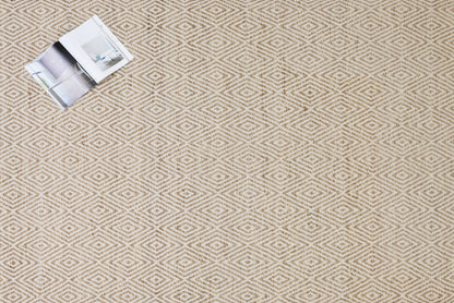 Alfombra de Pasto Marino con Patrón de Diamante – Borde Acabado