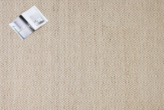 Alfombra de Pasto Marino con Patrón de Diamante – Borde Acabado