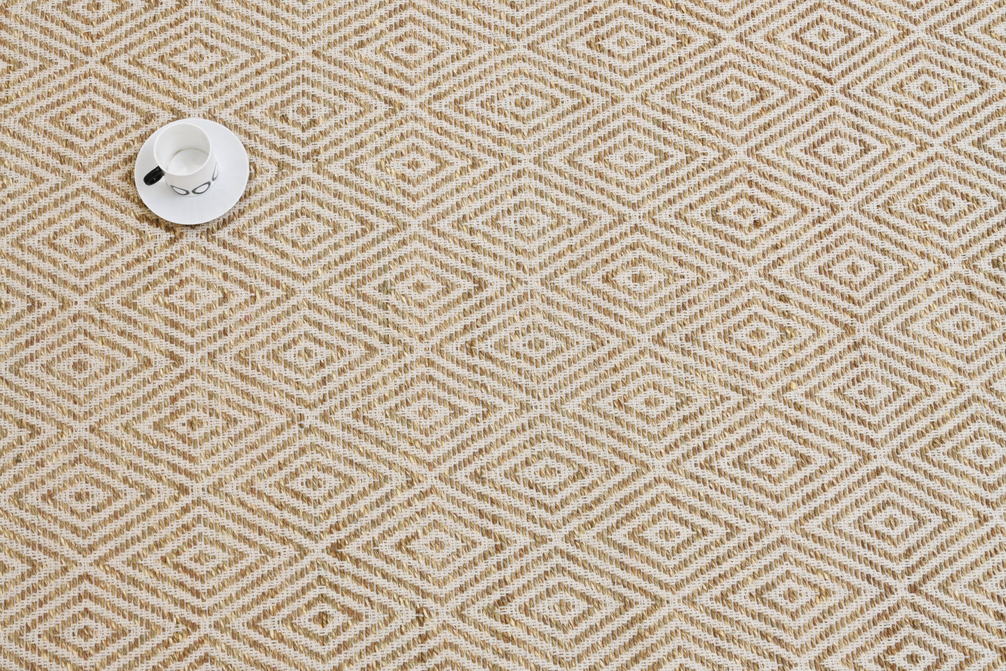 Alfombra de Pasto Marino con Patrón de Diamante – Borde Acabado