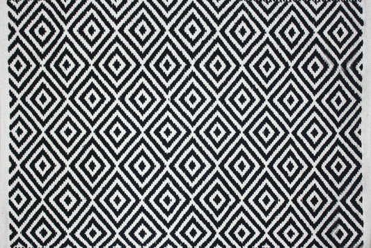 Alfombra de Algodón con Patrón de Diamante – Borde Acabado