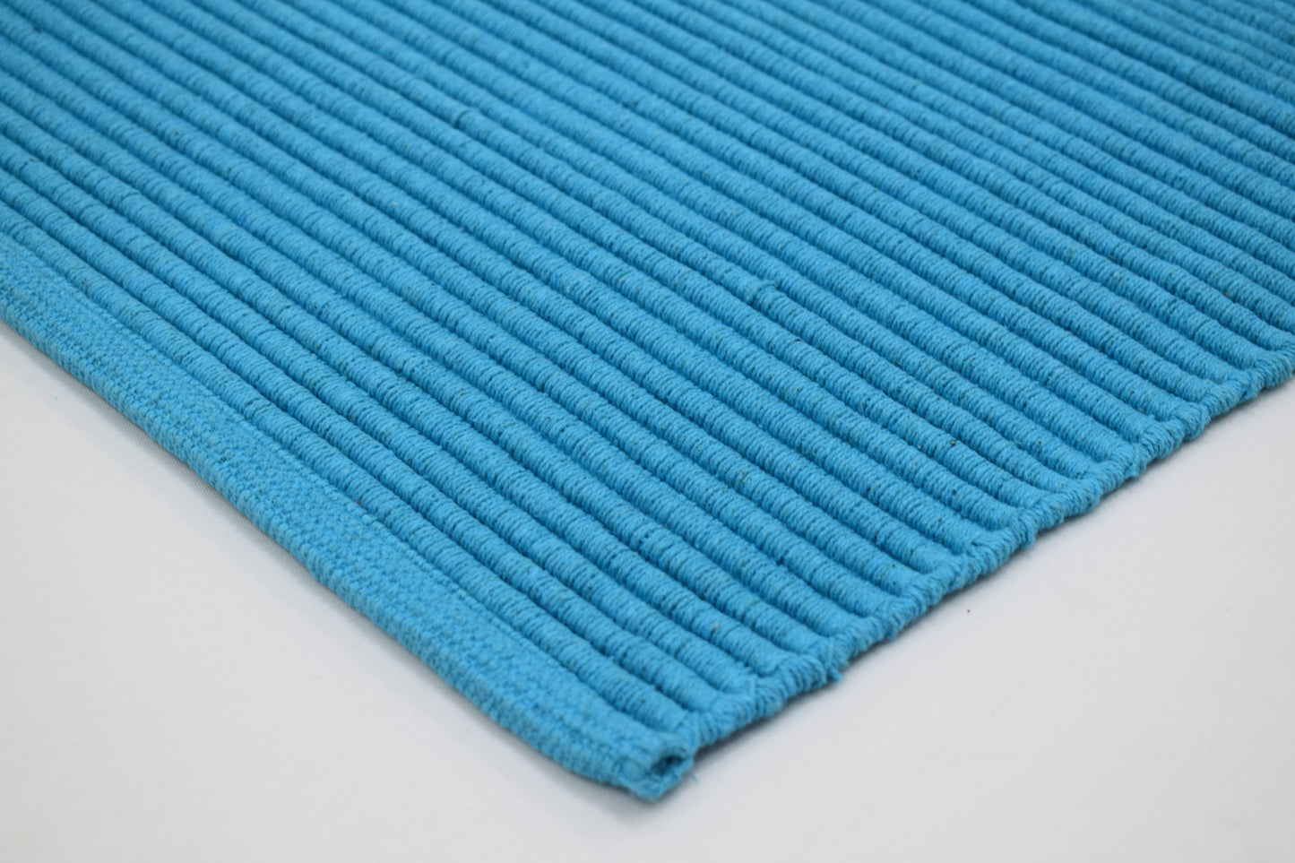 Alfombra de Playa Tejida a Mano Llama del Océano en Turquesa