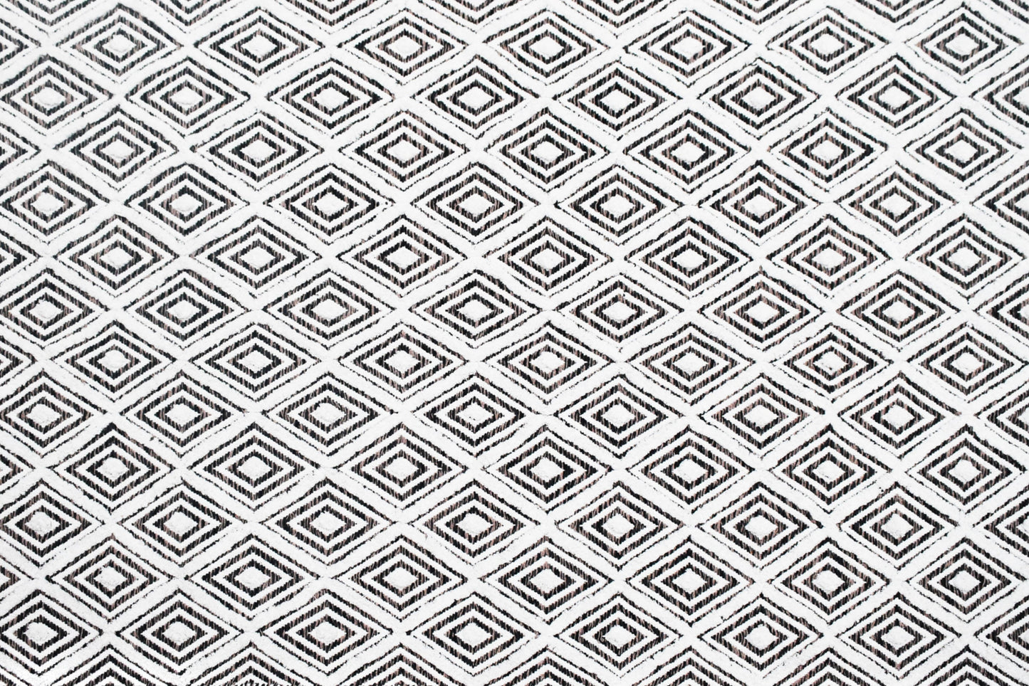 Alfombra de Algodón Shaggy – Patrón de Diamante con Flecos