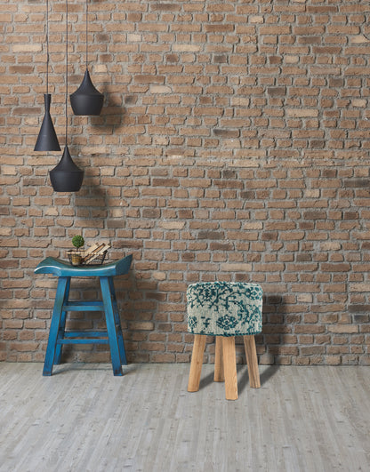 Taburete Jacquard Turquesa Tejido a Mano con Patas de Madera