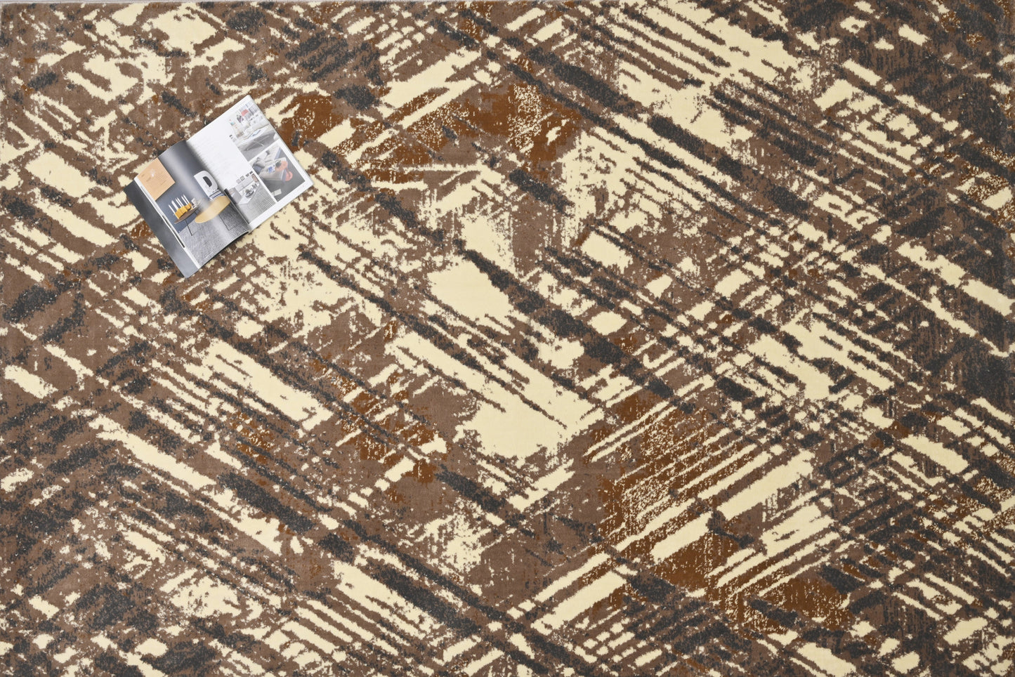 Alfombra Moderna con Diseño Diagonal – Marrón y Beige